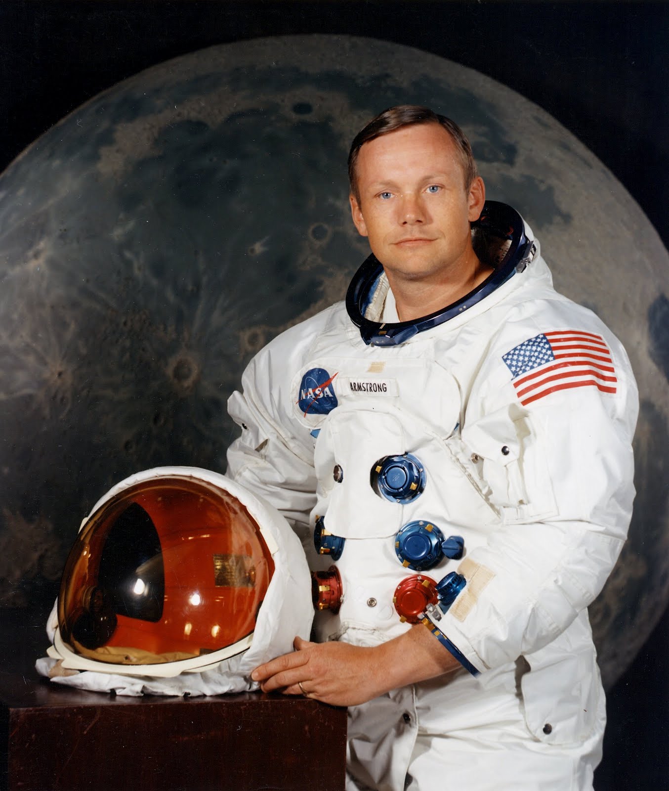  Neil Armstrong Neil Armstrong trajo agua de la Luna